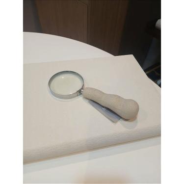 Imagem de Lupa em Polirresina