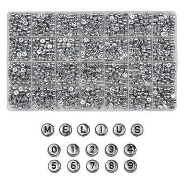 Imagem de Melius Contas de letras prateadas acrílicas, 1450 peças de contas redondas do alfabeto de 4 x 7 mm em caixa de grade 28 para fazer joias, pulseiras DIY, colares, chaveiros, pulseiras