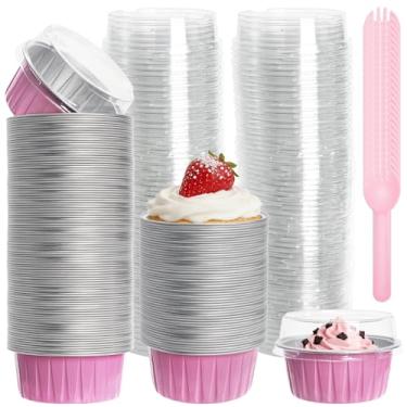 Imagem de DEAYOU Pacote com 100 mini formas de bolo com tampas e colheres, copos descartáveis de ramekin de 142 g, pequenos forros de cupcake de folha de alumínio, forma de muffin de lata de torta para suflê