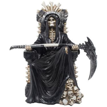 Imagem de Estátua de Ceifador no trono ósseo com detalhes de cílios e caveiras para decorações assustadoras de Halloween ou decorações góticas assustadoras como presentes de fantasia para a caverna do homem