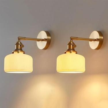 Imagem de Conjunto de 2 arandelas de parede de latão ajustáveis com abajur de cerâmica branco-leite, luminárias de parede de cobre modernas para sala de estar, quarto e corredor,