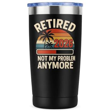 Imagem de iematoz Copo Retired 2026 – Caneca de viagem de aço inoxidável isolada de 590 ml com tampa, palmeiras retrô do pôr do sol – Presente de aposentadoria engraçado para homens, mulheres e colegas de