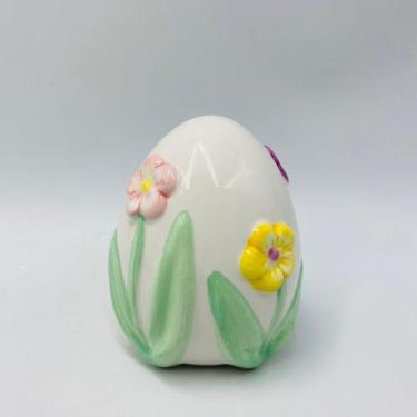 Imagem de Ovo Decorativo de Páscoa com Flores em Cerâmica Branco 9,5x7,7x7,7cm -