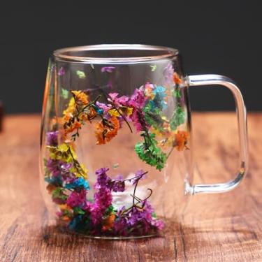 Imagem de Taolivingmart Caneca de café com isolamento de parede dupla de flores secas, xícara de chá de vidro borossilicato com flor real embutida, alça resistente ao calor para presentes de aniversário de
