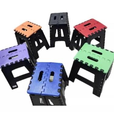 Imagem de Banco Dobravel Banquinho Banheiro Plastico Resistente 100kg Multiuso Para Casa Viagem Camping(Aleatorio)