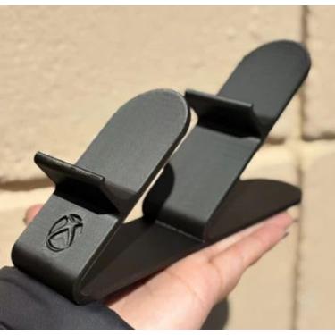 Imagem de Suporte para 2 Controles de Vídeo Game, Xbox One, Series X/S (Preto)