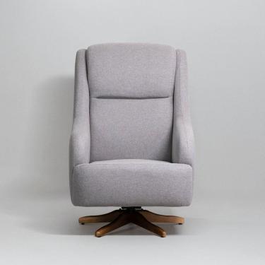 Imagem de Poltrona de Amamentação Giratória e Balanço Queen Cinza