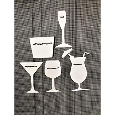 Imagem de DCentral Cocktails Anyone? Decoração de ímã de tela flexível; frente e verso, branco - mais fácil de ver, ajuda a parar de entrar nas telas, cobre pequenos rasgos em telas, tamanhos médios L 6,35 x 8,9 cm