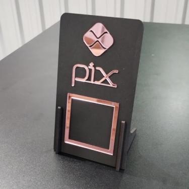 Imagem de Display De Mesa Qr Code Pix Em Mdf Com Detalhes Em Acrílico(Acrílico Rosa)
