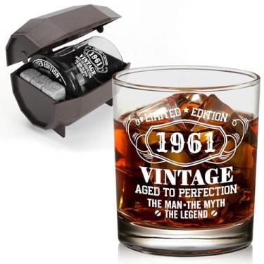 Imagem de WelDesine Presentes de aniversário de 65 anos para homens, conjunto de copos de uísque vintage 1960 em caixa de barril, ideias de presente de 65 anos para ele, marido, pai, vidro de rocha para