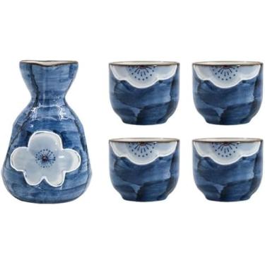 Imagem de Conjunto de copos de saquê japonês, conjunto de copos de saquê azul pote de 1 x 250 ml e copos de 4 x 50 ml, design tradicional pintado à mão, porcelana cerâmica taças de vinho
