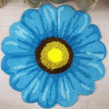 Imagem de Tapete de banho ultramacio e fofo, feito à mão, antiderrapante, absorvente em forma de flor de pelúcia para banheiro, quarto, sala de estar - tapete de chão de banheira fofo