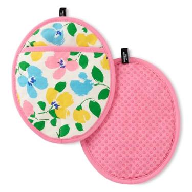 Imagem de Kate Spade New York Conjunto de 2 suportes para panelas Painterly, resistente ao calor, 100% algodão com aderência de silicone antiderrapante impressa, rosa/verde/azul, 20,5 x 25,4 cm