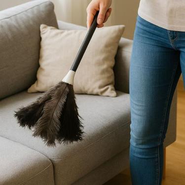 Imagem de Espanador de Pó Penas de Avestruz Legítimas 50cm Cabo Longo Premium - 