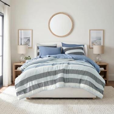 Imagem de Regency Heights Jogo de cama king size moderno, listrado, leve de microfibra macia para todas as estações, conjunto de cama em uma bolsa com edredom, lençóis, fronhas e fronhas, azul marinho