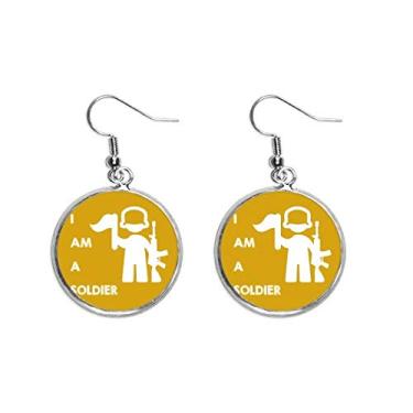 Imagem de Bandeira capacete arma posição militar brinco pendente prata joia feminina