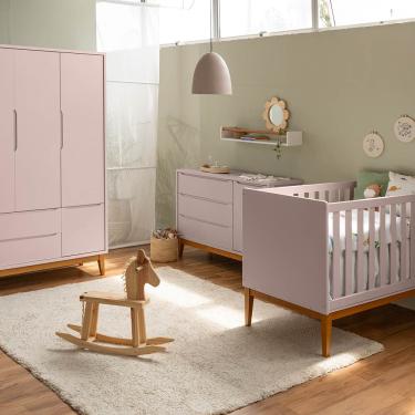 Imagem de Kit Quarto Infantil Theo com Pés Square Mel - Berço + Cômoda 3 Gavetas e 1 Porta + Guarda-Roupa 3 Portas - Rosa