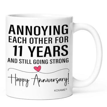 Imagem de KOXAME Presentes de casamento de 11º aniversário para casais, copos de aniversário de 11 anos para casais, pais, marido, esposa, irritando um ao outro por 11 anos, canecas de café 325 ml (11 anos)
