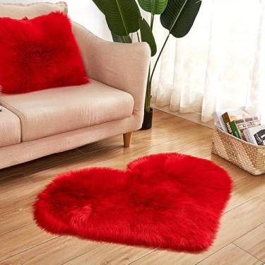 Imagem de Tapete fofo em forma de coração de pele sintética para sala de estar e quarto, tapete macio de pelúcia para decoração de pés peludos para cabeceira-vermelho - 60 x 60 cm