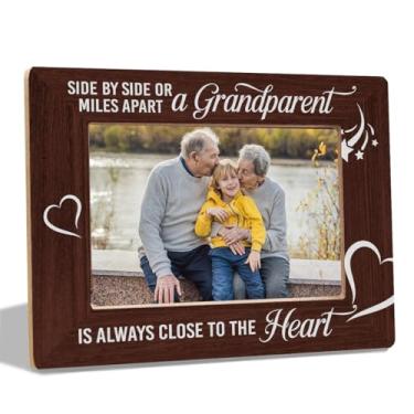 Imagem de BKDJPC Presente para avós, Side By Side Or Miles Apart a Grandparent Is Always Close To The Heart, adequado para avós, dia dos avós, Natal, Ação de Graças, aniversários, foto 10 x 15 cm