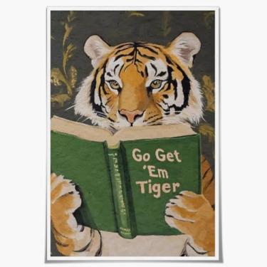 Imagem de Impressão de arte de parede em tela inspiradora para recanto de leitura engraçada Go Get Em Tigre Animal Citação Cartaz peculiar colorido Bookish Art para biblioteca escritório estudo livro decoração