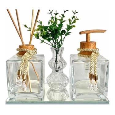 Imagem de Kit Lavabo Luxo com Aromatizador, Saboneteira, Vasinho com Flor e Bandeja de Vidro – Frascos Cubo 250ml para Banheiro e Lavabo(Madeira)