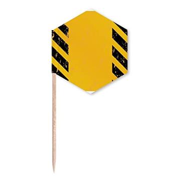 Imagem de Logotipo preto e amarelo tiras de carro, bandeiras de palito, palitos de cupcake, festa celebração