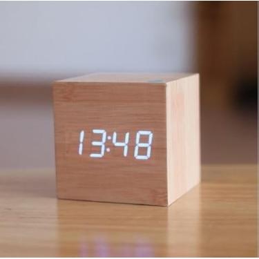 Imagem de Relógio Despertador Digital Cubo LED com Controle de Voz – Display de Hora, Temperatura e Data | Design Madeira, 3 Alarmes, Sound Control | Moderno para Quarto, Mesa e Escritório (Preto)