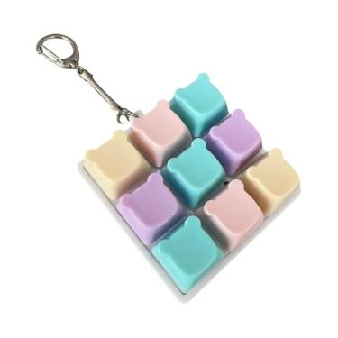Imagem de Almencla Brinquedo de clique de teclado, brinquedo fidget, cubo compacto e engraçado, presentes para adultos, chaveiro de teclado mecânico com 9 botões, Urso Macaron