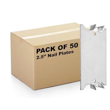 Imagem de (Pacote com 50) Airmont Products AP-12061, placa de segurança para pregos de madeira aço calibre 16, 3,8 x 6,3 cm, protege o encanamento e fiação, pontas pontiagudas afiadas, proteção contra unhas, feito nos EUA