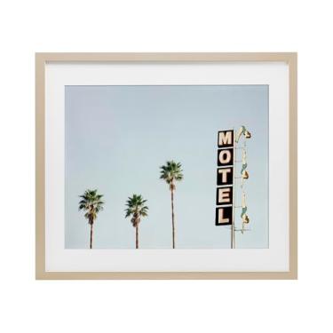 Imagem de Stupell Industries Placa de motel feminina de mergulho com impressão emoldurada branca sob vidro, design por Sisi e Seb, 13 x 16