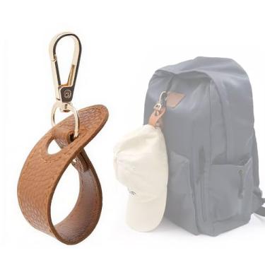 Imagem de Clipe de chapéu para viagem em bolsa, clipe de chapéu de viagem – Suporte de boné de couro PU com clipe de chaveiro, cabide de chapéus mãos livres para mochila, cinto, bolsa de bagagem, bolsa e