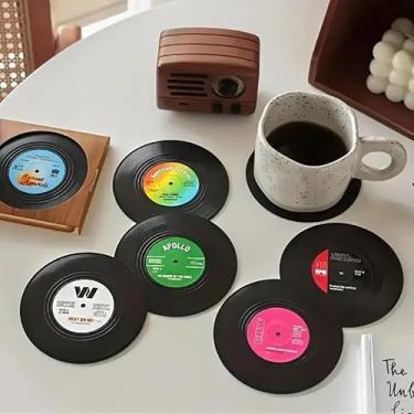 Imagem de Pacote com 6 porta-copos retrô para discos de vinil, tapetes de bebida isolados antiderrapantes, proteção decorativa para quarto e mesa, decoração de festa e casa, presentes ideais para amantes de