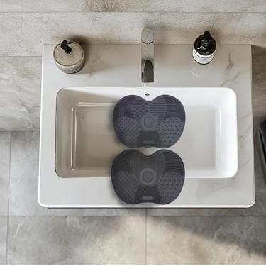 Imagem de 2 peças de almofadas de limpeza de silicone, em forma de maçã, escova reutilizável e tapete de limpeza de ferramentas com ventosa para pincéis de maquiagem, utensílios de cozinha, uso doméstico (preto