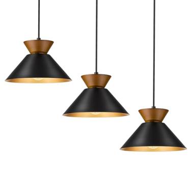 Imagem de ELYONA Pacote com 3 luzes pendentes modernas ilha de cozinha, lâmpada suspensa de madeira maciça com sombra de metal preto fosco e acabamento interno dourado, luminárias pendentes de fazenda para sala
