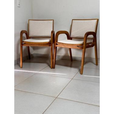 Imagem de Cadeiras Estofada com Braço Madeira Maciça - Acapulco - Tradição Móveis