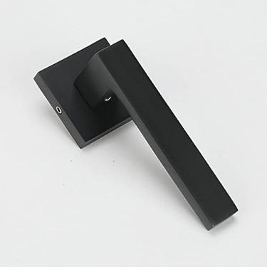 Imagem de Porta invisível, preto ciano escuro, maçaneta, TV, parede de fundo, maçaneta sólida de porta de madeira de um lado sem fechadura, preto largo