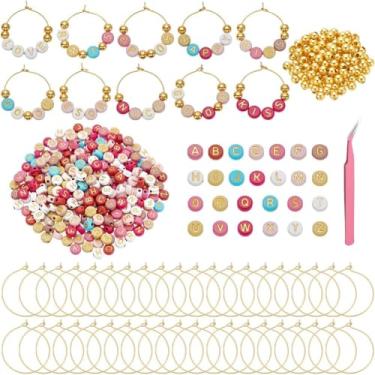 Imagem de FINGERINSPIRE Conjunto de 60 pingentes de taça de vinho faça você mesmo, etiquetas personalizadas para beber, suprimentos de artesanato com 60 peças de anéis de latão, 120 peças de contas espaçadoras