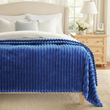 Imagem de decorUhome Cobertor de lã macia azul marinho king size para cama, aconchegante e quente de flanela de pelúcia grande listrado para sofá de sofá, cobertor felpudo decorativo leve para mulheres e