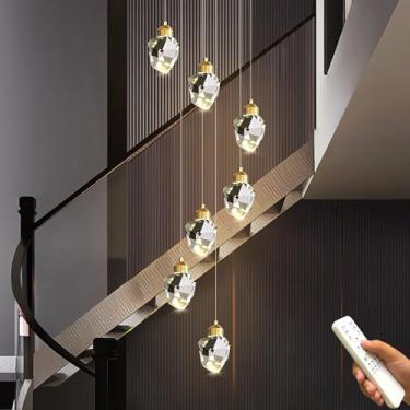 Imagem de Lustre de cristal LED regulável, elegante, em espiral dourada, com cristais transparentes. Luminária de teto embutida, pendente para escada, ideal para sala de estar, quarto e sala de jantar