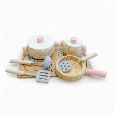 Imagem de Brinquedo Conjunto Panelas c/ Utensilios e Cooktop em Madeira Rosa 3+ 