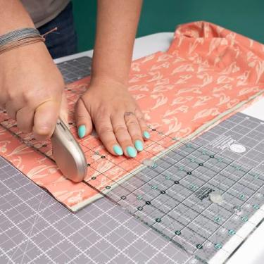 Imagem de Sistema de corte magnético costurado: tapete de 51 x 61 cm, régua de 16,5 x 61 cm, reforço de 12 SewTites (destro)