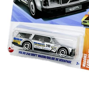 Imagem de Hot Wheels Volvo 240 Drift Wagon (JBB40) - Wagons Familiales Series 3/5, 1:64 Model Car, Licensed by Volvo & Michelin