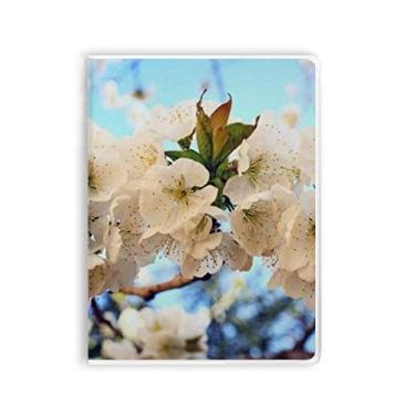 Imagem de Caderno de flores brancas, lindo com rosas e capa de goma