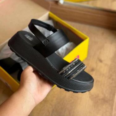 Imagem de Sandália Feminina Moleca Tratorada Tiras Grossas Brilho Intenso, Preto