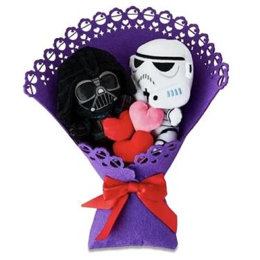 Imagem de STAR WARS Buquê de pelúcia para o Dia dos Namorados com Darth Vader e Stormtrooper,