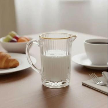 Imagem de Leiteira De Vidro Canelado 260ml com Filete Dourado Luxo Mesa - Allmix