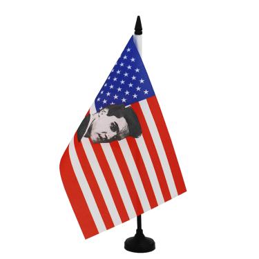 Imagem de AZ FLAG - Bandeira de mesa Elvis Presley EUA 21 x 14 cm - Pequena bandeira americana com mesa Elvis 100% poliéster com haste de 25 cm e base de plástico preto