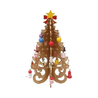 Imagem de Árvore De Natal Estéreo De Madeira Feita À Mão Branca Verde Dourada De