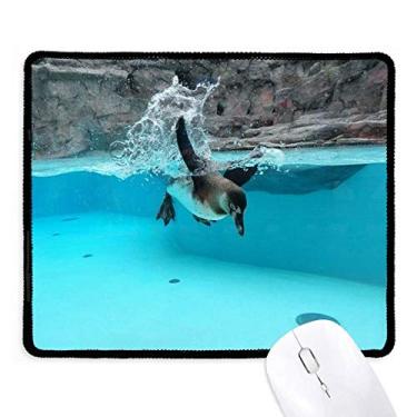 Imagem de Mousepad com borda costurada para jogos de borracha com pinguim da Antártica do oceano